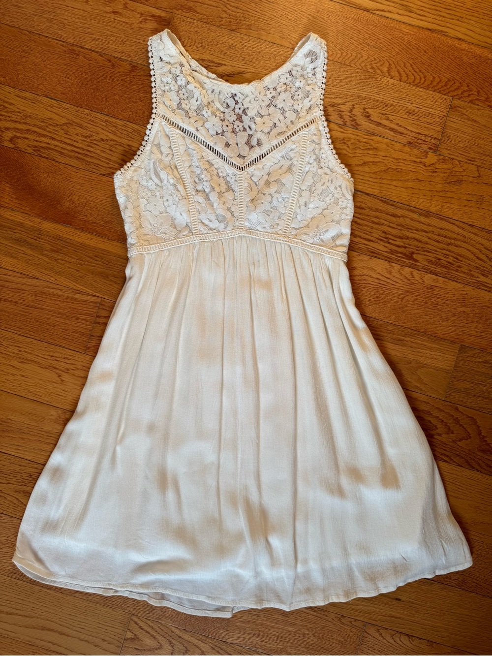 Abercrombie & Fitch Ivory Lace Yoke Sleeveless Chemise